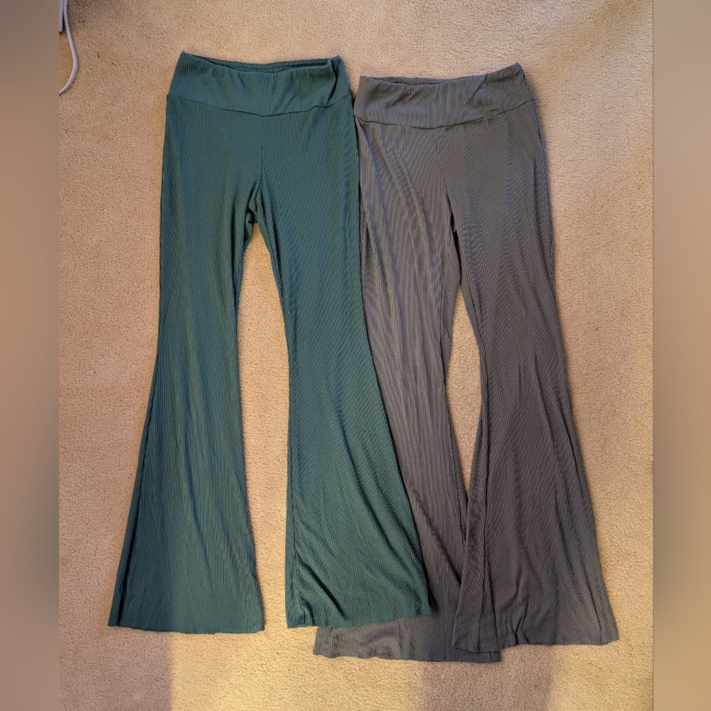 No Boundaries Ribbed Gray and Green Pants